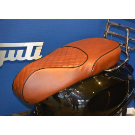 Buddydek Vespa Primavera / Sprint Chesterfield bruin/zwart.