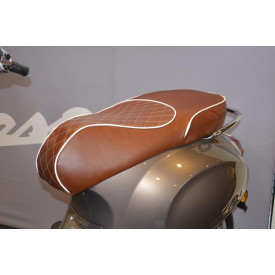 Buddydek Vespa Primavera / Sprint Chesterfield bruin/ wit.